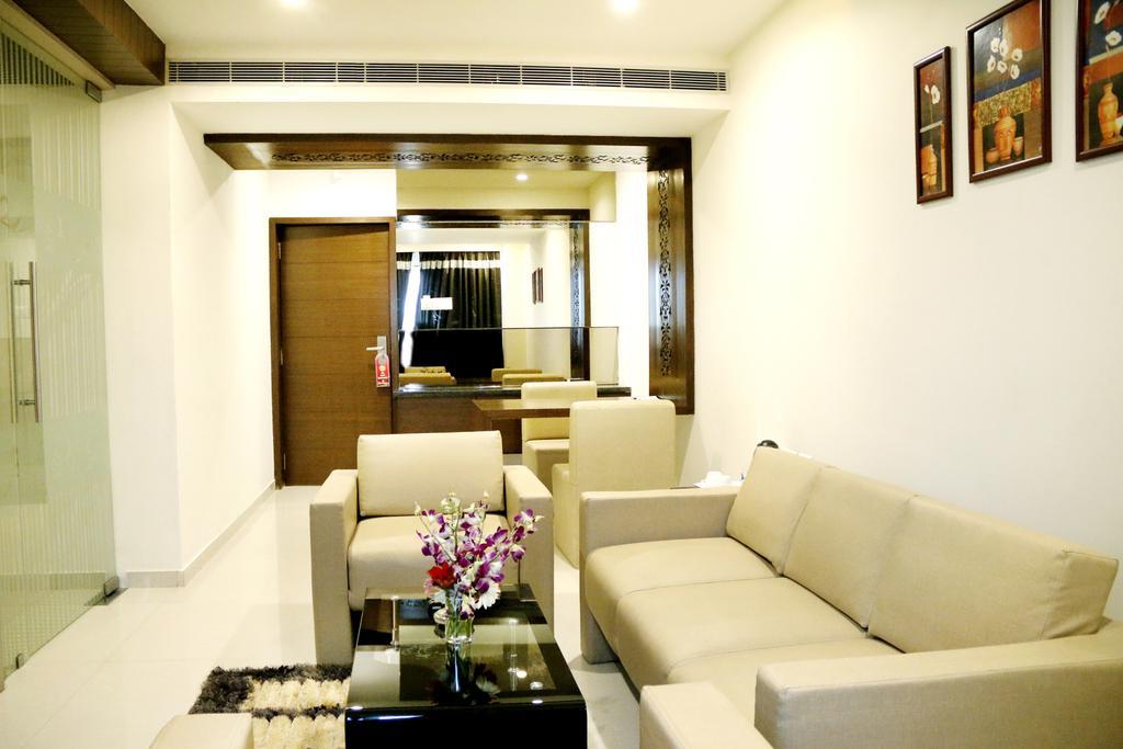 Hotel Sitara Grand Miyapur Hyderabad Esterno foto