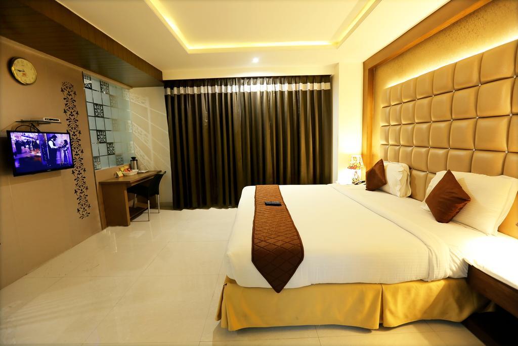 Hotel Sitara Grand Miyapur Hyderabad Camera foto